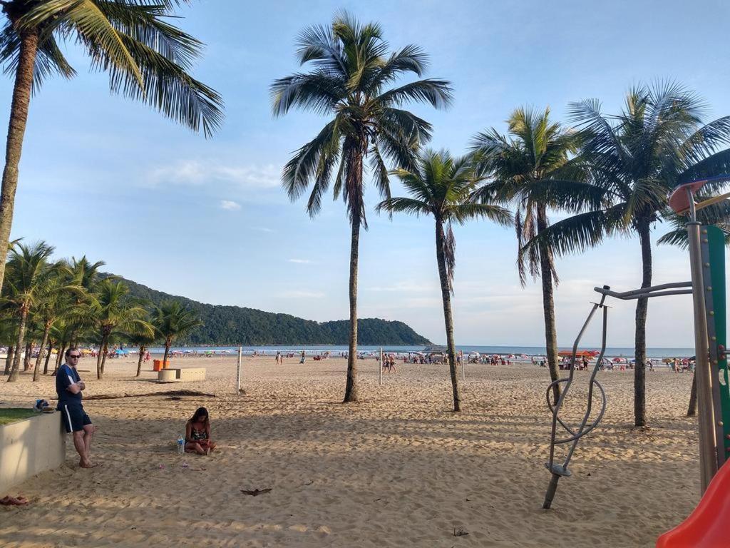 Apto Canto Do Forte - Praia Grande - Local Privilegiado - 100 Metros Da Praia - Internet Inclusa Kültér fotó